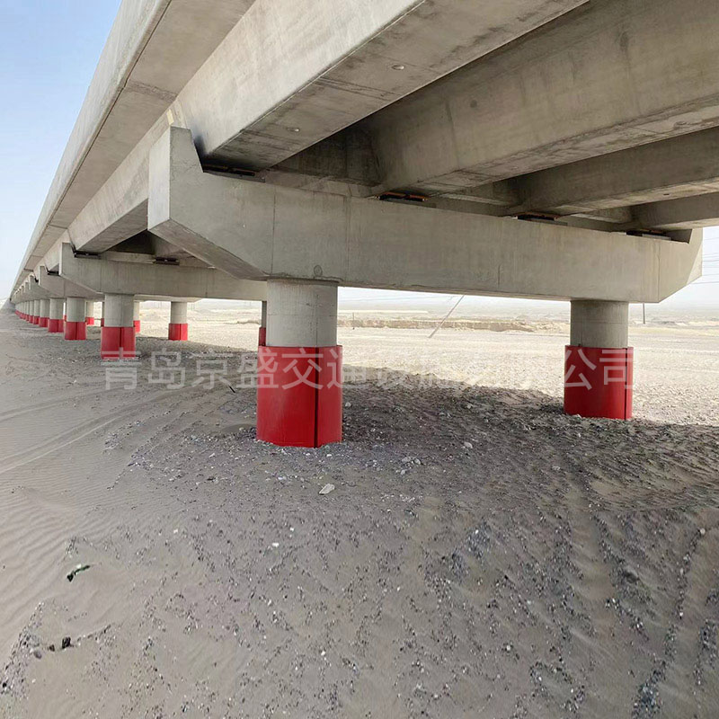 新疆巴州烏尉公路防撞設施