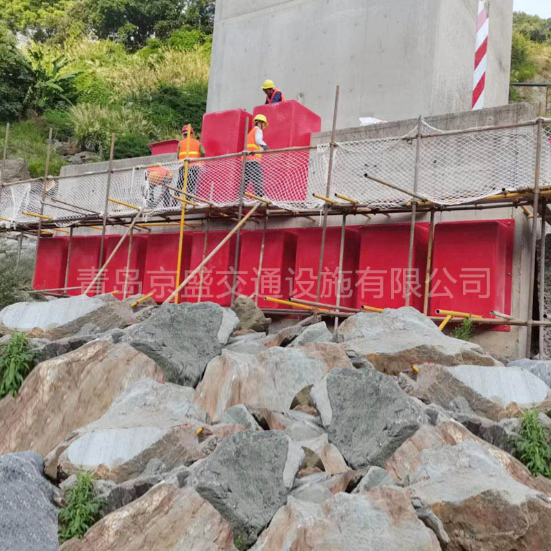 橋梁防撞，橋梁防撞設(shè)施，橋墩防撞，橋墩防撞設(shè)施，防撞護(hù)舷，橋墩防撞護(hù)舷，復(fù)合材料防撞設(shè)施，鋼覆防撞圈設(shè)施，固定式防撞設(shè)施，自浮式鋼覆復(fù)合材料，frp防撞圈，防撞圈-瀛湖鎮(zhèn)漢江橋固定防撞設(shè)施